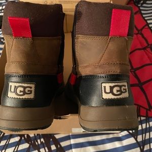 Boys UGG boots K TURLOCK LEATHER WEATHER